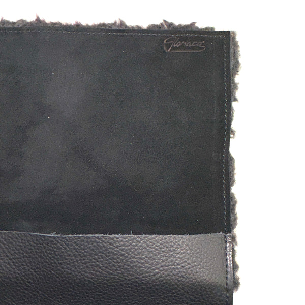 CARTERA DE MANO PELO GRIS
