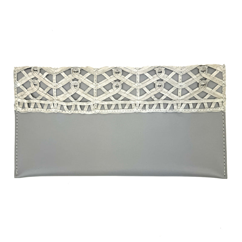 CARTERA DE MANO PIEL TRENZADA GRIS