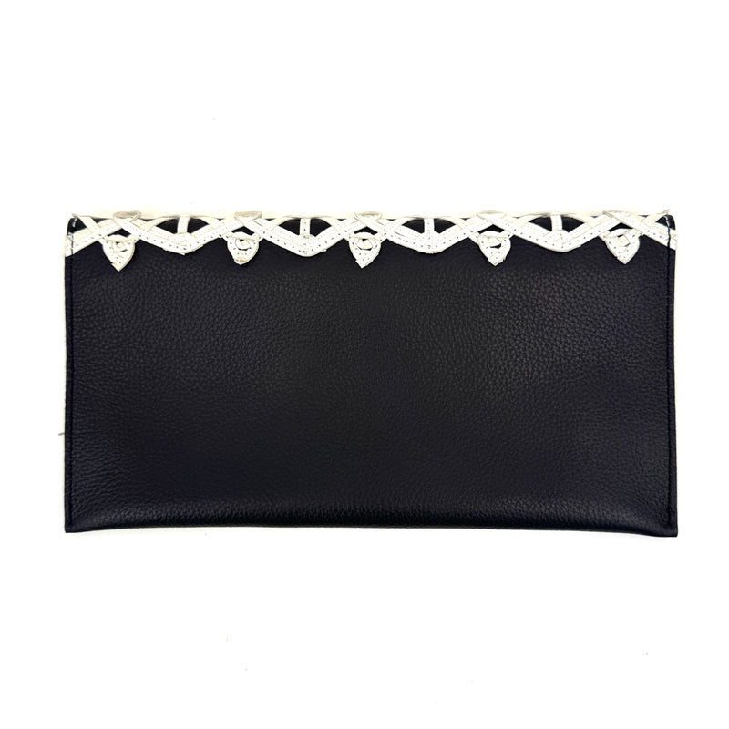 CARTERA DE MANO NEGRA CON PIEL TRENZADA