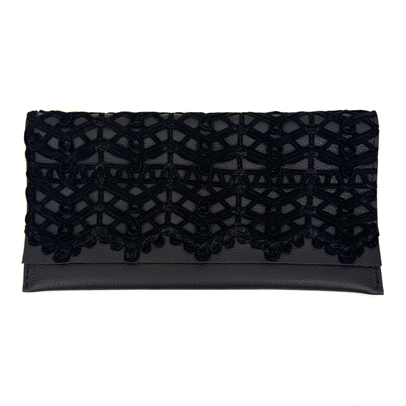 CARTERA DE MANO PIEL TRENZADA NEGRA