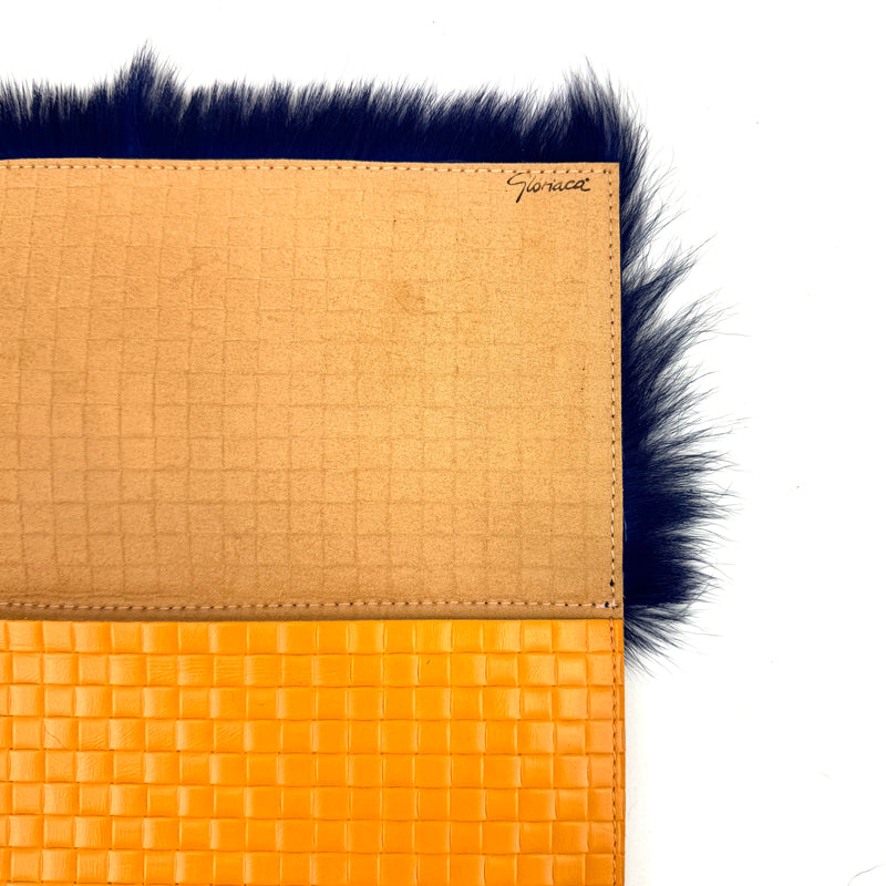 CARTERA DE MANO PELO AZUL