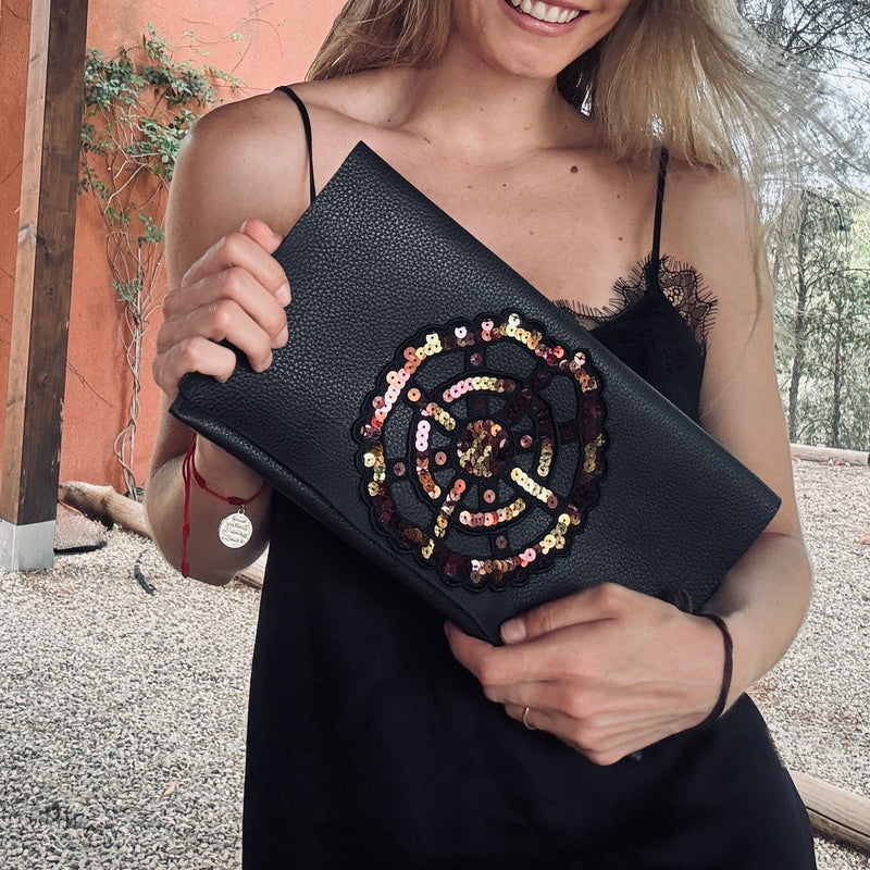 CARTERA DE MANO LENTEJUELAS NEGRO