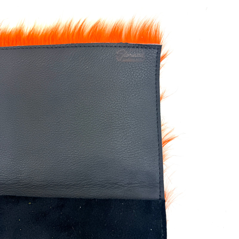 CARTERA DE MANO PELO NARANJA